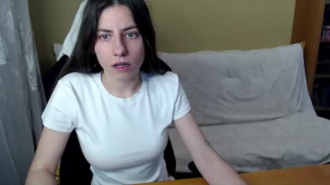 Snapshot of good__night chatting on 05/07/26, 04:56 Elizabeth Effie online show from 05/07/26, 04:56