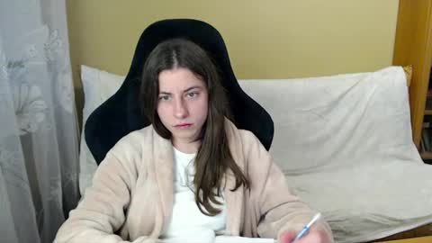 Elizabeth Effie online show from 06/04/26, 05:19