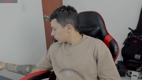 Snapshot of goodboy69i chatting on 10/30/25, 11:27 goodboy69i online show from 10/30/25, 11:27