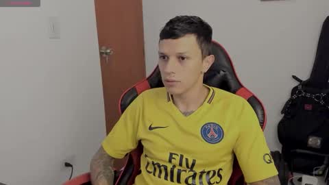 Snapshot of goodboy69i chatting on 10/31/25, 11:44 goodboy69i online show from 10/31/25, 11:44