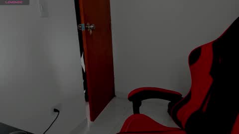 Snapshot of goodboy69i chatting on 11/11/25, 05:13 goodboy69i online show from 11/11/25, 05:13