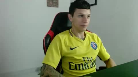 Snapshot of goodboy69i chatting on 11/16/25, 11:38 goodboy69i online show from 11/16/25, 11:38