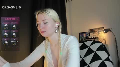 Snapshot of goodg_oddamn chatting on 02/10/25, 09:47 SOPHIE online show from 02/10/25, 09:47
