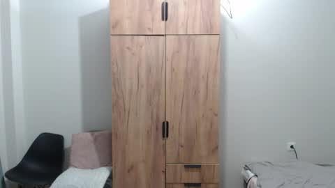 goodgg229975 online show from 11/23/25, 12:21