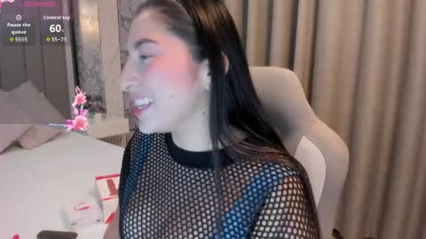 Snapshot of goodgirl22_ chatting on 04/21/26, 01:07 Emmy online show from 04/21/26, 01:07