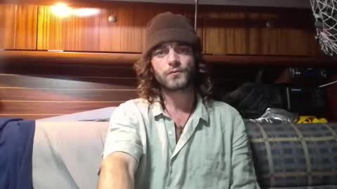 Snapshot of goodleek chatting on 10/18/25, 09:37 gooleek online show from 10/18/25, 09:37