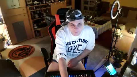 google5001 online show from 10/05/25, 02:32