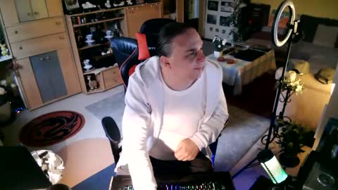 google5001 online show from 10/05/25, 03:10