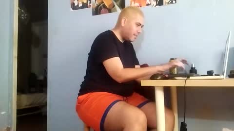 Snapshot of gorak32 chatting on 01/13/26, 03:39 GoraK online show from 01/13/26, 03:39