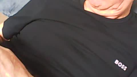 Snapshot of gorama44 chatting on 02/17/25, 01:10 gorama44 online show from 02/17/25, 01:10