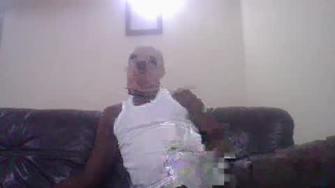 Snapshot of gorashado chatting on 10/16/25, 08:32 Sexy Black Model online show from 10/16/25, 08:32