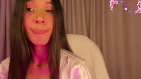 Snapshot of gorgeous_brunette chatting on 02/07/25, 08:20 Rose online show from 02/07/25, 08:20