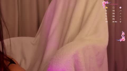 Snapshot of gorgeous_brunette chatting on 02/28/25, 03:04 Rose online show from 02/28/25, 03:04