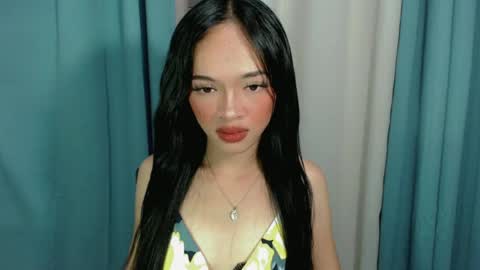 Snapshot of gorgeous_celestine chatting on 06/27/26, 04:23 tine online show from 06/27/26, 04:23