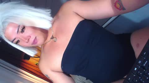 Snapshot of gorgeous_devilxxx chatting on 04/26/26, 04:21 Samantha online show from 04/26/26, 04:21
