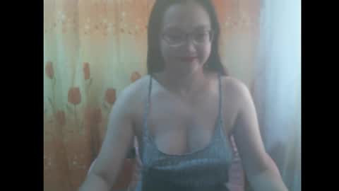 Snapshot of gorgeousmama chatting on 12/15/25, 01:54 gorgeousmama online show from 12/15/25, 01:54