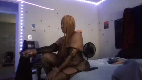 Snapshot of gotcake713 chatting on 10/26/25, 03:18 Sue Goddess online show from 10/26/25, 03:18