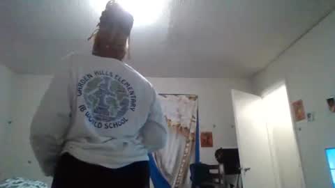 Snapshot of gotcake713 chatting on 11/03/25, 08:21 Sue Goddess online show from 11/03/25, 08:21