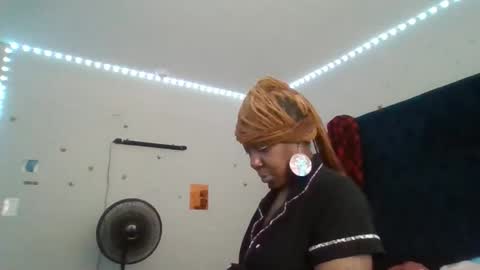 Snapshot of gotcake713 chatting on 03/27/26, 07:46 Sue Goddess online show from 03/27/26, 07:46