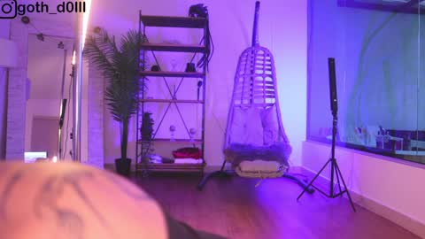 Snapshot of goth_dolll chatting on 02/08/25, 10:19 sophie Special celebration a the beach 300k followers 3011 and 0112 online show from 02/08/25, 10:19