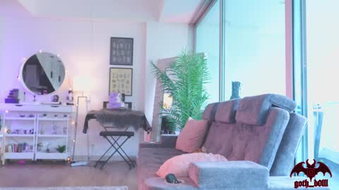 Snapshot of goth_dolll chatting on 11/06/25, 08:32 sophie Special celebration a the beach 300k followers 3011 and 0112 online show from 11/06/25, 08:32