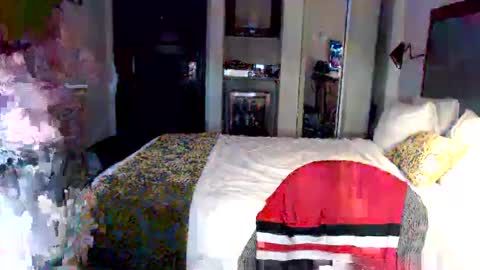 Snapshot of gothbaby305 chatting on 12/03/24, 12:59 gothbaby305 online show from 12/03/24, 12:59