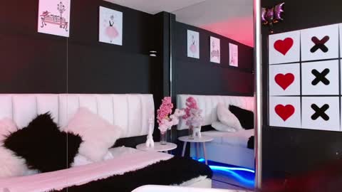 Meredith Alessandra online show from 01/23/25, 04:30