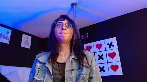 Meredith Alessandra online show from 03/04/25, 10:46