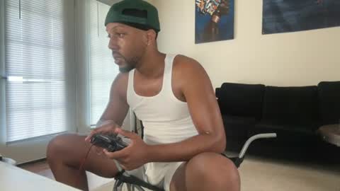 GQfootlong online show from 08/08/26, 10:23