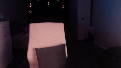 Snapshot of grace_crystal chatting on 02/27/25, 11:48 Grace online show from 02/27/25, 11:48