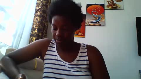 Snapshot of graceessy chatting on 10/16/25, 12:17 graceessy online show from 10/16/25, 12:17