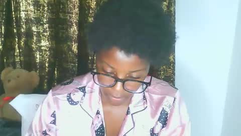 Snapshot of graceessy chatting on 11/02/25, 06:10 graceessy online show from 11/02/25, 06:10