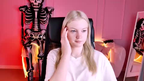 Grace Glamour online show from 10/22/25, 05:19