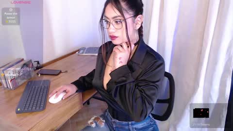 Snapshot of gracehill__ chatting on 01/11/25, 04:48  Im Sofia  online show from 01/11/25, 04:48