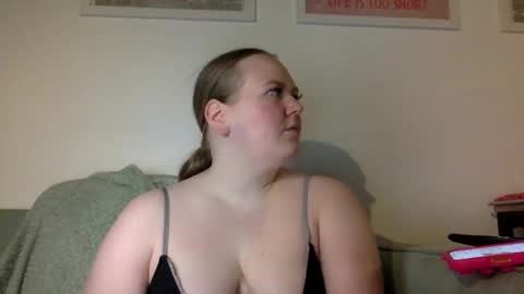 Snapshot of graceloves69 chatting on 04/02/26, 10:07 Grace Loves online show from 04/02/26, 10:07