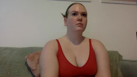 Snapshot of graceloves69 chatting on 04/18/26, 10:41 Grace Loves online show from 04/18/26, 10:41
