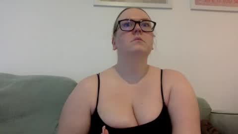 Snapshot of graceloves69 chatting on 05/14/26, 09:38 Grace Loves online show from 05/14/26, 09:38