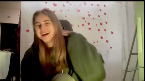 Snapshot of gracetorrezz chatting on 02/21/25, 11:01 gracetorrezz online show from 02/21/25, 11:01