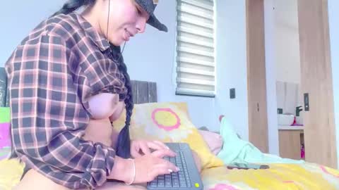 GRECIADOMM555 online show from 10/28/25, 04:42