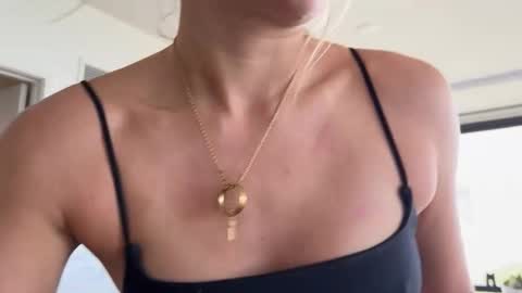 Snapshot of graciemae_baexx chatting on 10/11/25, 04:49 Gracie Mae online show from 10/11/25, 04:49