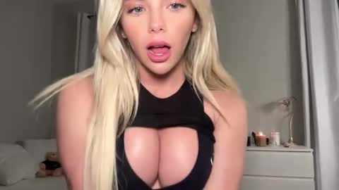 Gracie online show from 02/18/25, 01:54