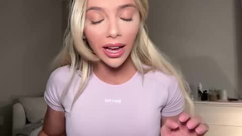 Gracie online show from 02/28/25, 03:15