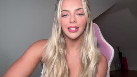 Gracie online show from 10/06/25, 01:25