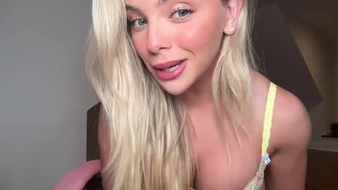 Gracie online show from 10/12/25, 02:54