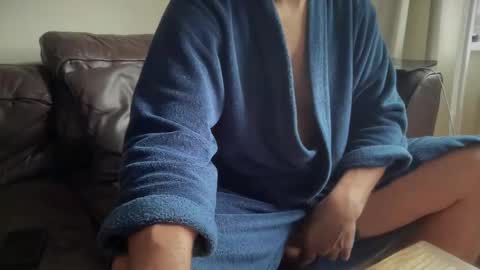 Snapshot of grandmufftwerking chatting on 12/17/24, 10:01 grandmufftwerking online show from 12/17/24, 10:01