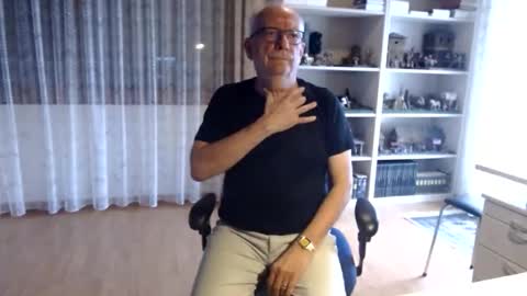 Snapshot of grandpach chatting on 01/16/26, 12:53 grandpach online show from 01/16/26, 12:53