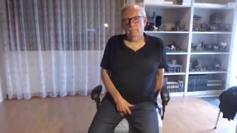 Snapshot of grandpach chatting on 02/08/26, 12:41 grandpach online show from 02/08/26, 12:41