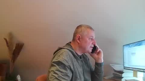 grau197077 online show from 02/19/26, 09:38