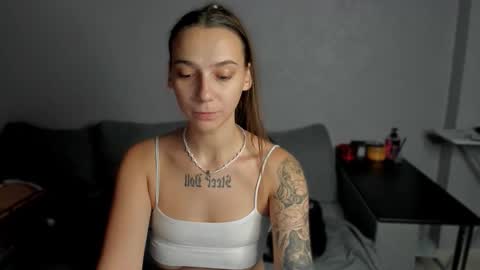 Snapshot of gravitation777 chatting on 01/17/26, 09:58 Anna online show from 01/17/26, 09:58