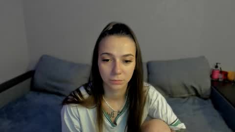 Snapshot of gravitation777 chatting on 02/22/26, 12:12 Anna online show from 02/22/26, 12:12